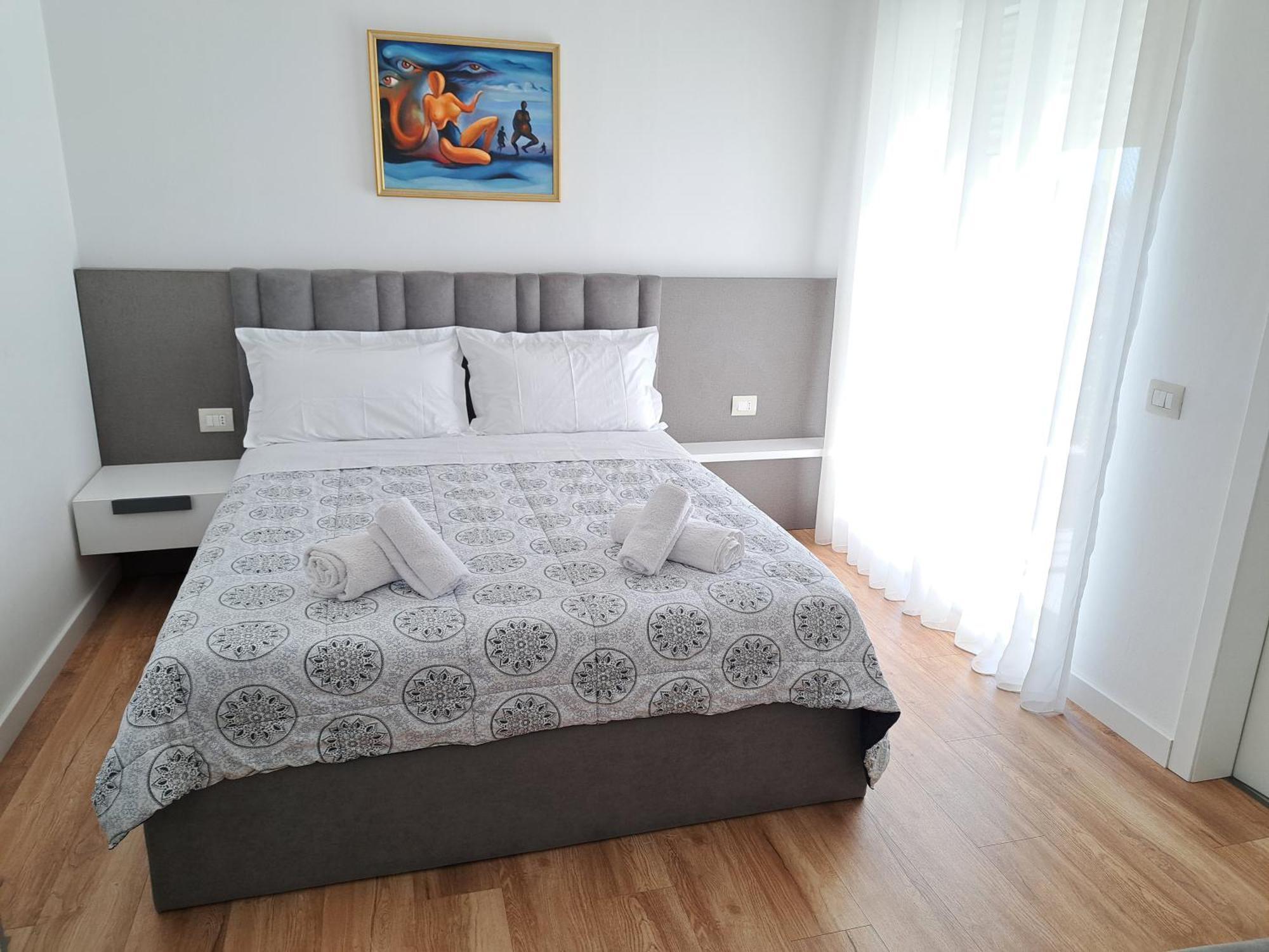Pazari Luxury Central Apartment Tirana Exterior photo