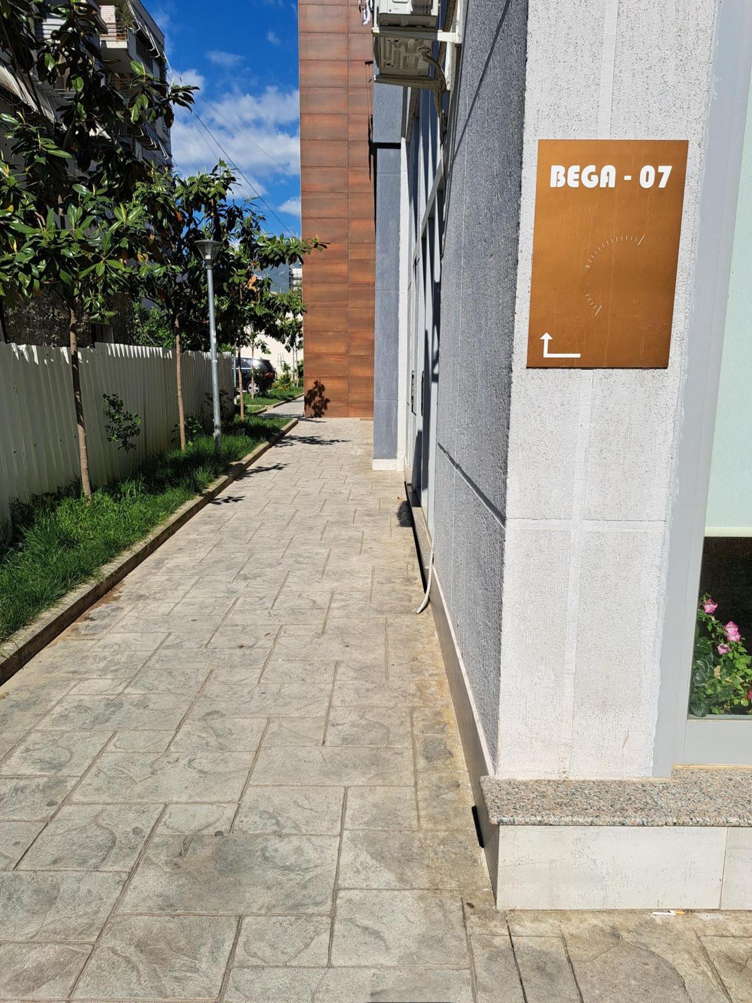 Pazari Luxury Central Apartment Tirana Exterior photo
